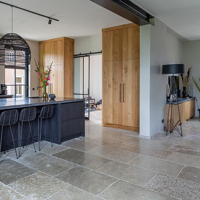 Bordeaux Gris Blend Aged 24xRL Limestone Tile