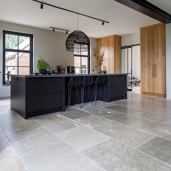 Bordeaux Gris Blend Aged 24xRL Limestone Tile